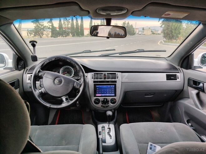 Chevrolet Lacetti-10