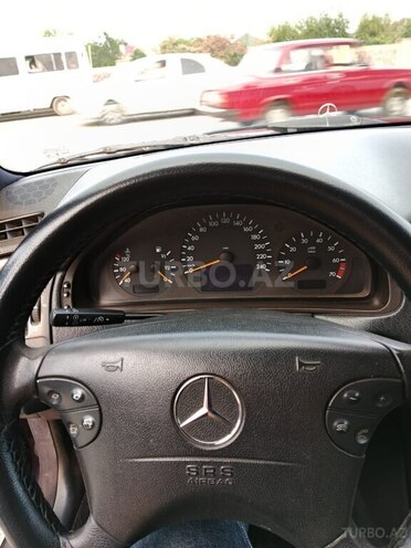 Mercedes E 240 1998, 352,652 km - 2.4 l - Cəlilabad