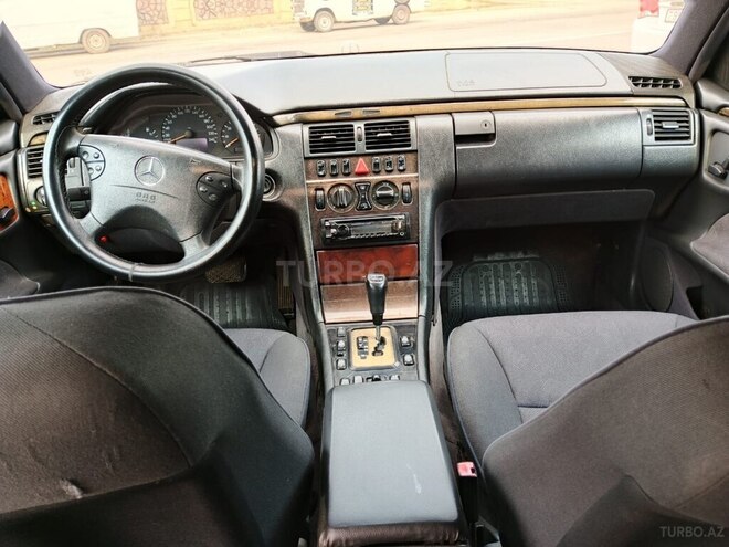 Mercedes E 240 1998, 352,652 km - 2.4 l - Cəlilabad
