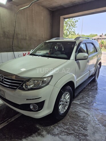 Toyota Fortuner 2013, 330,000 km - 2.7 l - Quba