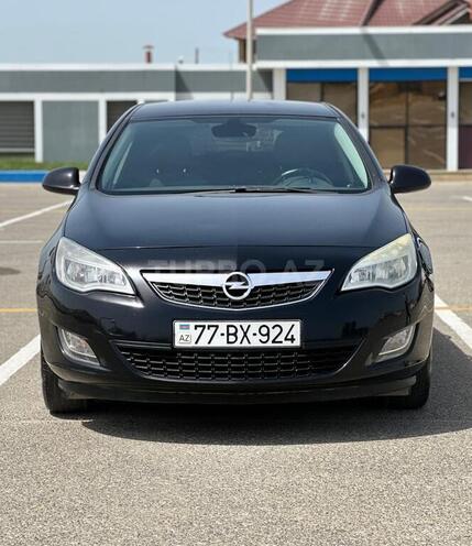 Opel Astra 2010, 285,000 km - 1.4 l - Bakı