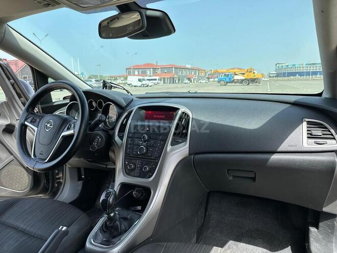 Opel Astra 2010, 285,000 km - 1.4 l - Bakı