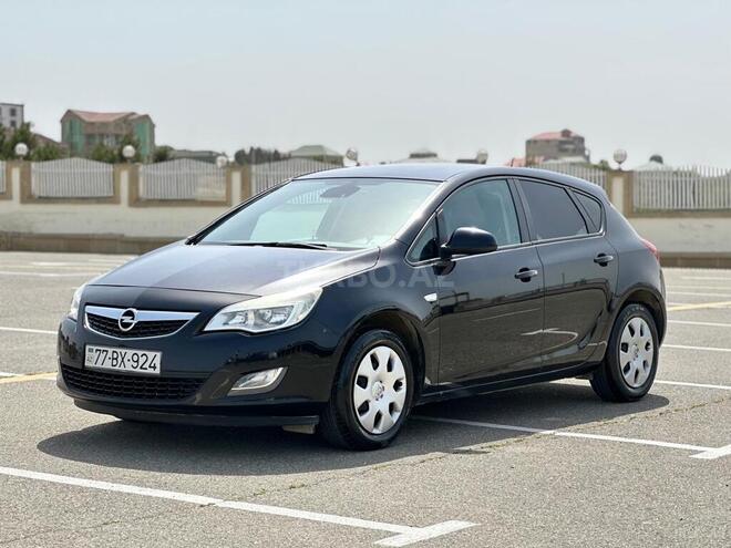 Opel Astra 2010, 285,000 km - 1.4 l - Bakı