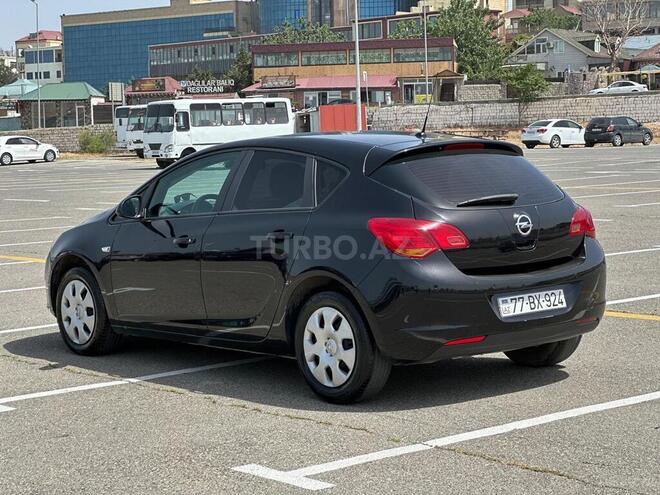 Opel Astra 2010, 285,000 km - 1.4 l - Bakı