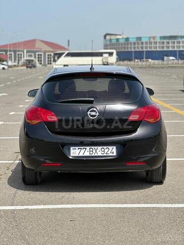 Opel Astra 2010, 285,000 km - 1.4 l - Bakı
