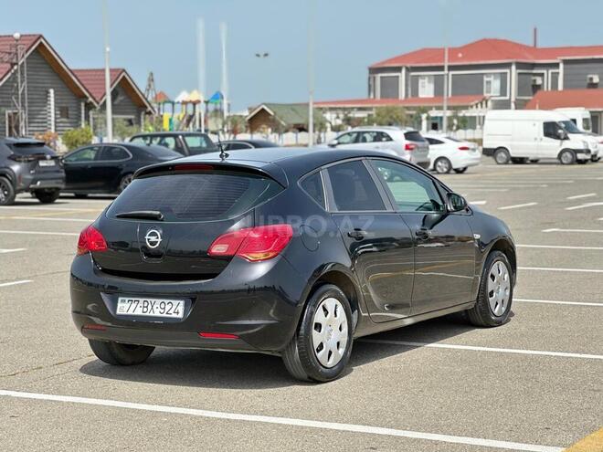 Opel Astra 2010, 285,000 km - 1.4 l - Bakı