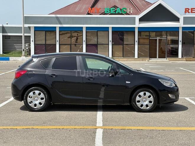 Opel Astra 2010, 285,000 km - 1.4 l - Bakı