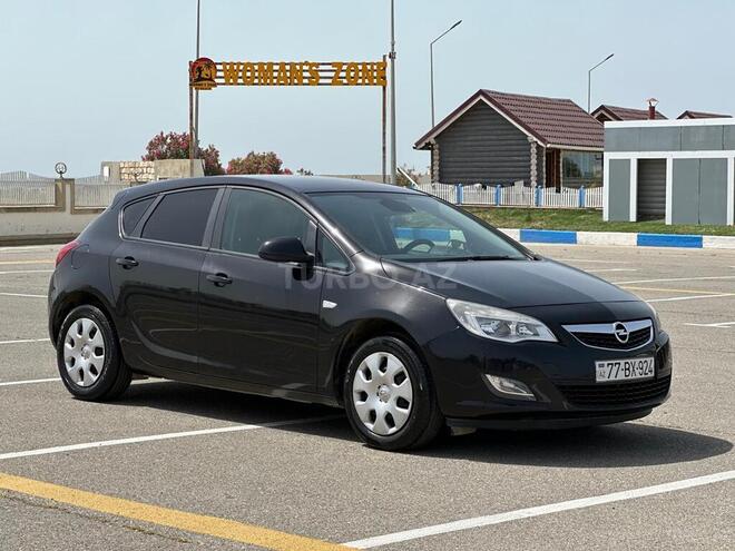 Opel Astra 2010, 285,000 km - 1.4 l - Bakı