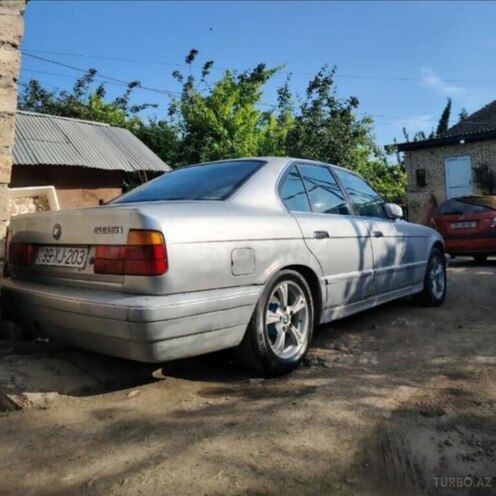BMW 535 1988, 125,000 km - 3.4 l - Lənkəran