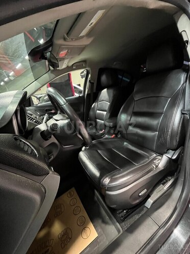 Chevrolet Cruze-13