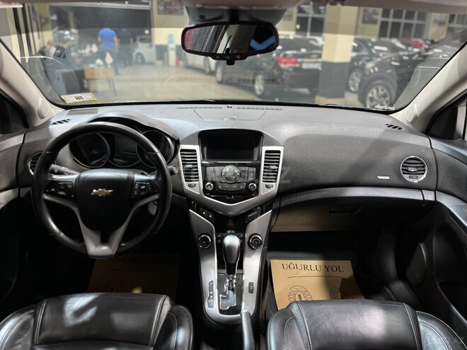 Chevrolet Cruze-14