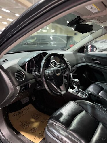 Chevrolet Cruze-15