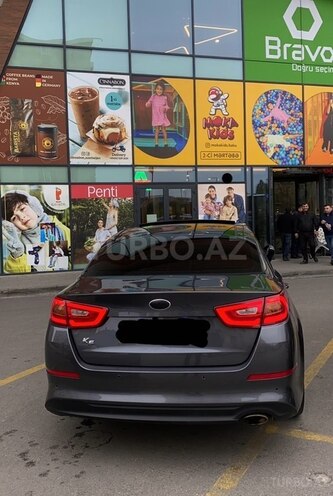 Kia K5-4