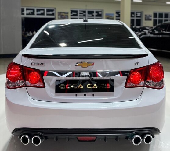 Chevrolet Cruze-11