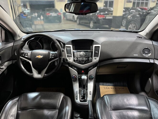 Chevrolet Cruze-13