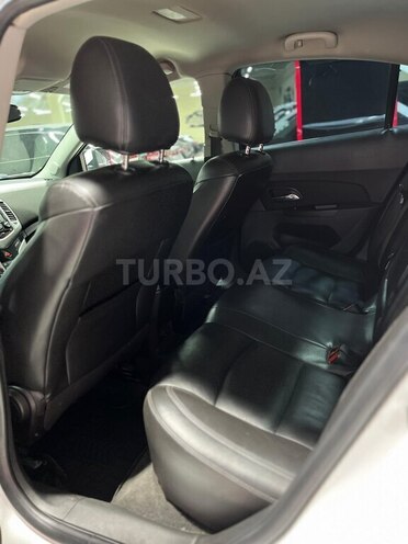 Chevrolet Cruze-15