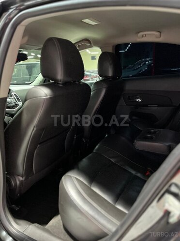 Chevrolet Cruze-16