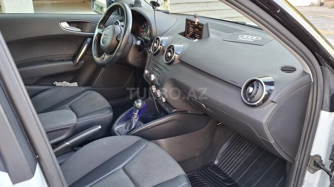 Audi A1-6