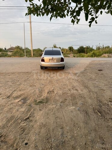 Volkswagen Passat 2002, 250,000 km - 1.8 л - Şirvan