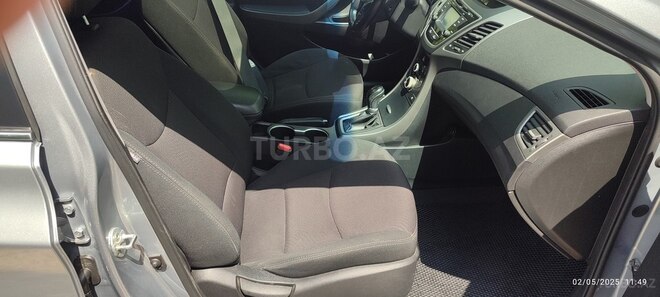 Hyundai Elantra 2015, 100,000 km - 1.8 l - Yevlax