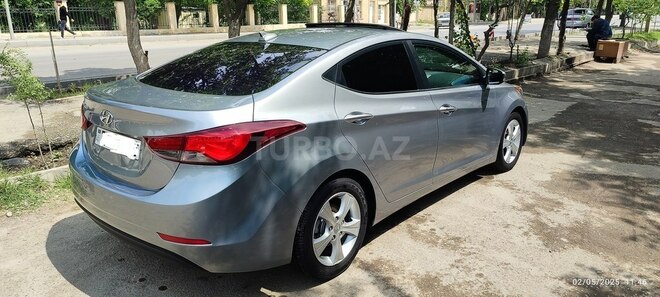 Hyundai Elantra 2015, 100,000 km - 1.8 l - Yevlax