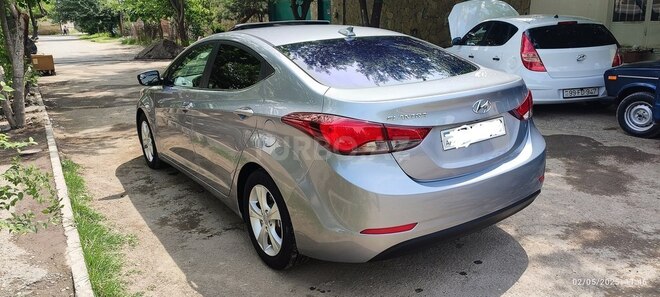 Hyundai Elantra 2015, 100,000 km - 1.8 l - Yevlax