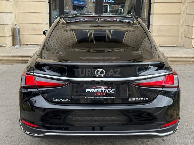 Lexus ES 300h-4