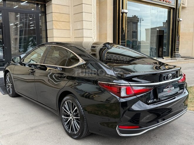 Lexus ES 300h-6