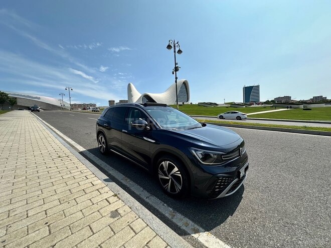 Volkswagen ID.6 Crozz-10