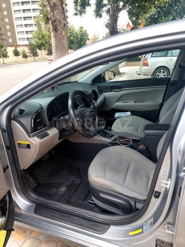 Hyundai Elantra 2016, 132,000 km - 2.0 л - Gəncə