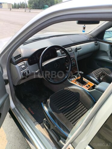 Mercedes E 200 1999, 683,537 km - 2.0 л - Ağdaş