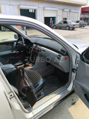 Mercedes E 200 1999, 683,537 km - 2.0 л - Ağdaş