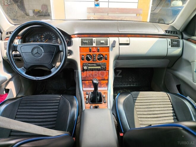 Mercedes E 200 1999, 683,537 km - 2.0 л - Ağdaş