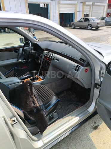 Mercedes E 200 1999, 683,537 km - 2.0 л - Ağdaş