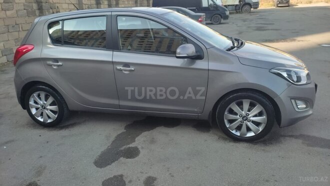 Hyundai i20 2013, 72,000 km - 1.4 l - Bakı