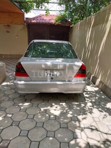 Mercedes C 240 2000, 240,000 km - 2.4 l - Bakı