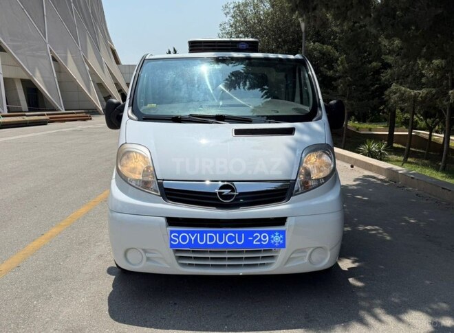 Opel Vivaro 2008, 218,980 km - 2.0 l - Bakı