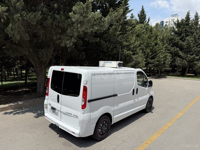Opel Vivaro 2008, 218,980 km - 2.0 l - Bakı