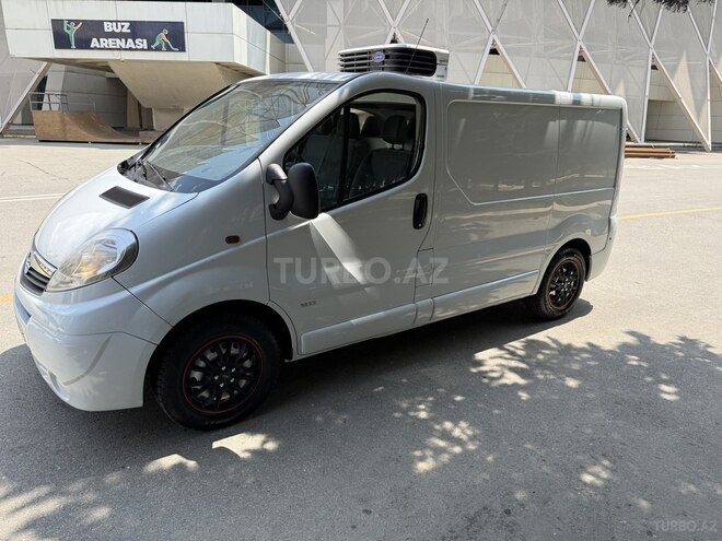 Opel Vivaro 2008, 218,980 km - 2.0 l - Bakı
