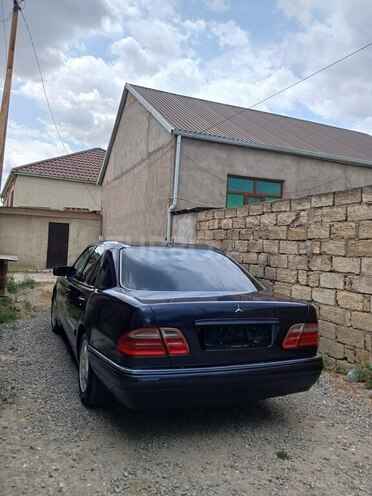 Mercedes E 240 1998, 339,445 km - 2.4 l - Sumqayıt