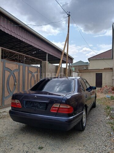 Mercedes E 240 1998, 339,445 km - 2.4 l - Sumqayıt
