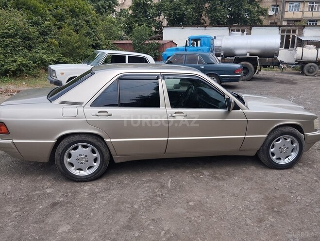 Mercedes 190 1990, 250,000 km - 2.3 l - Gəncə