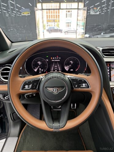 Bentley Bentayga 2023, 21,000 km - 4.0 l - Bakı