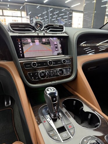 Bentley Bentayga 2023, 21,000 km - 4.0 l - Bakı