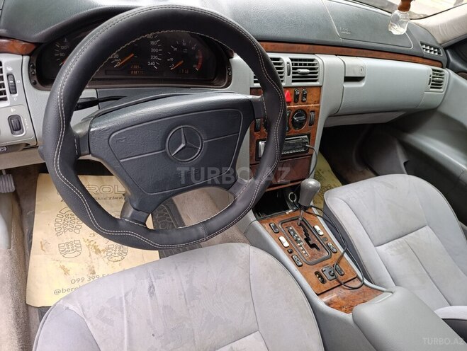Mercedes E 220 d 1998, 542,800 km - 2.2 l - Sumqayıt