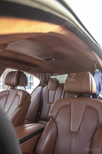 BMW M6-19