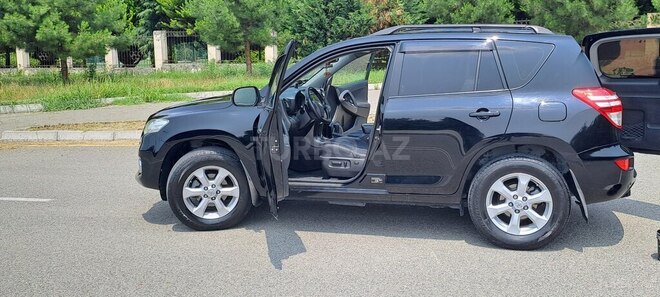 Toyota RAV4-4