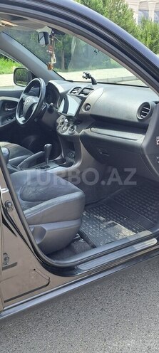 Toyota RAV4-10