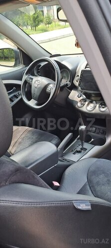 Toyota RAV4-11