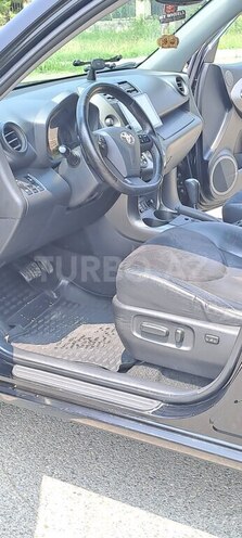 Toyota RAV4-16